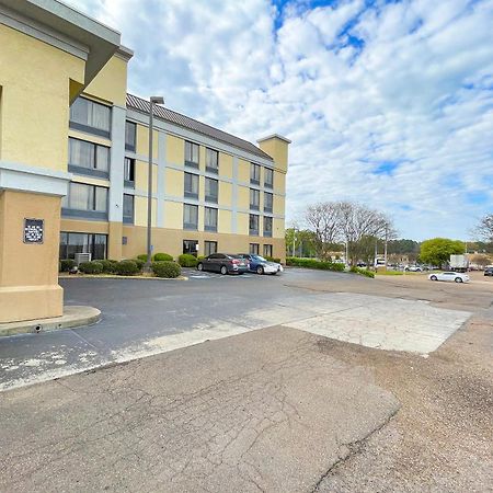 Oyo Townhouse Jackson - Ridgeland Hotell Eksteriør bilde