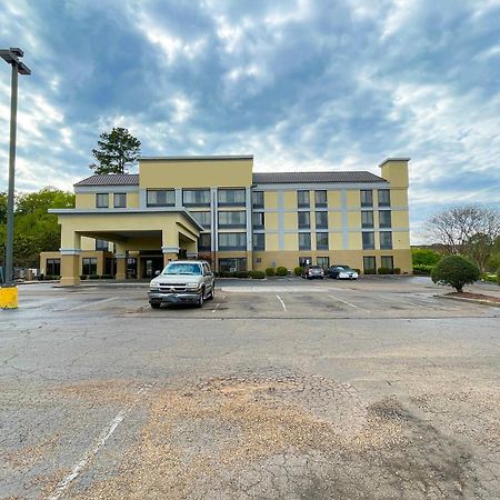 Oyo Townhouse Jackson - Ridgeland Hotell Eksteriør bilde