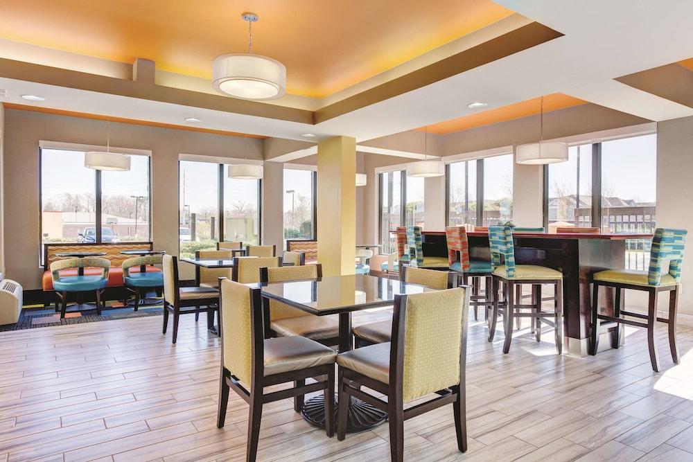 Oyo Townhouse Jackson - Ridgeland Hotell Eksteriør bilde