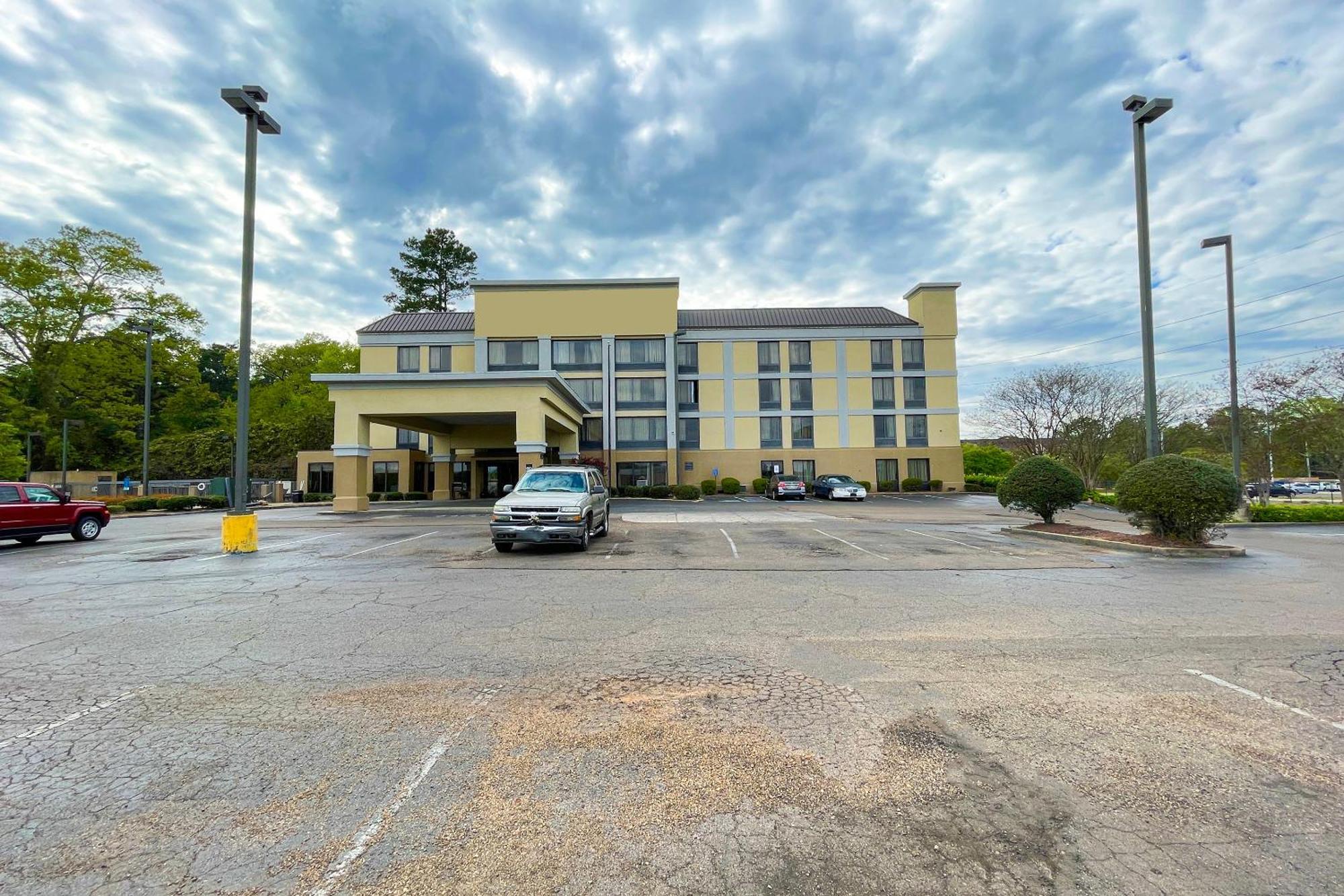 Oyo Townhouse Jackson - Ridgeland Hotell Eksteriør bilde